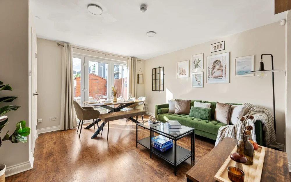 Glasgow 5 bed house — renovated open-plan living and dining room