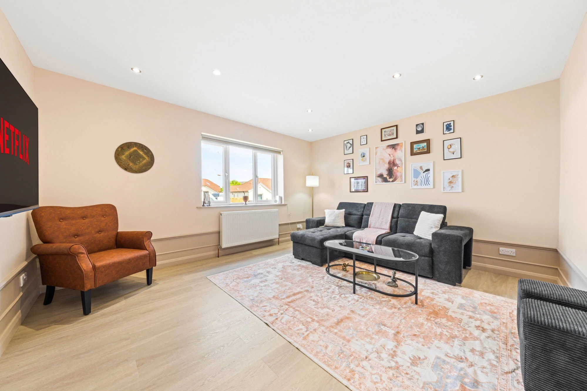 3 Bed Semi-Detached House Paisley